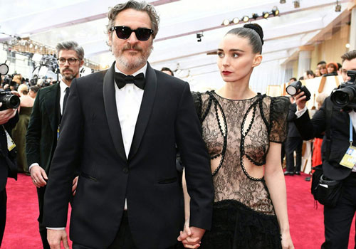 "Joker" Joaquin Phoenix đặt tên con đầu lòng theo người anh trai quá cố