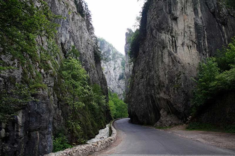 8. Hẻm núi Bicaz, Romania.