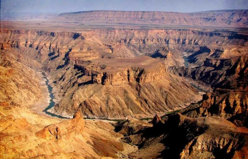 3. Hẻm núi Fish River, Namibia.