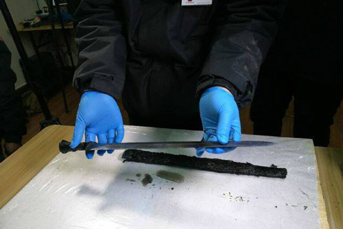 Phát hiện lưỡi kiếm 2.300 năm tuổi vẫn sắc nhọn như mới