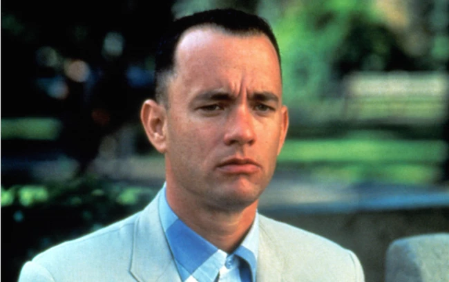 Tom Hanks trong một cảnh phim Forrest Gump.