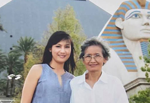 Hiền Mai từng đưa mẹ 'đi khắp thế gian'