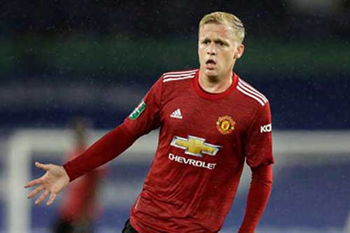 Mata nhường vinh quang cho Van de Beek
