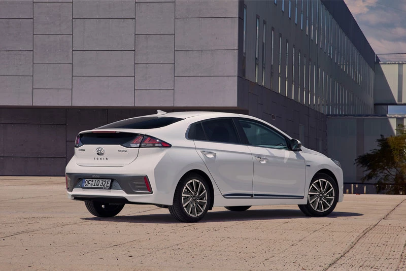 3. Hyundai Ioniq Electric 2020 (giá khởi điểm: 33.045 USD).