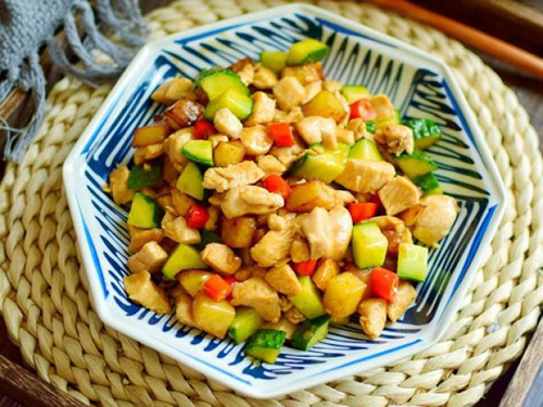 Biến tấu mới lạ nấu ức gà thành món ngon 'nuốt lưỡi'