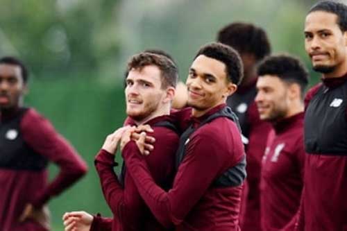 Alexander-Arnold và Robertson, sinh ra để dành cho nhau