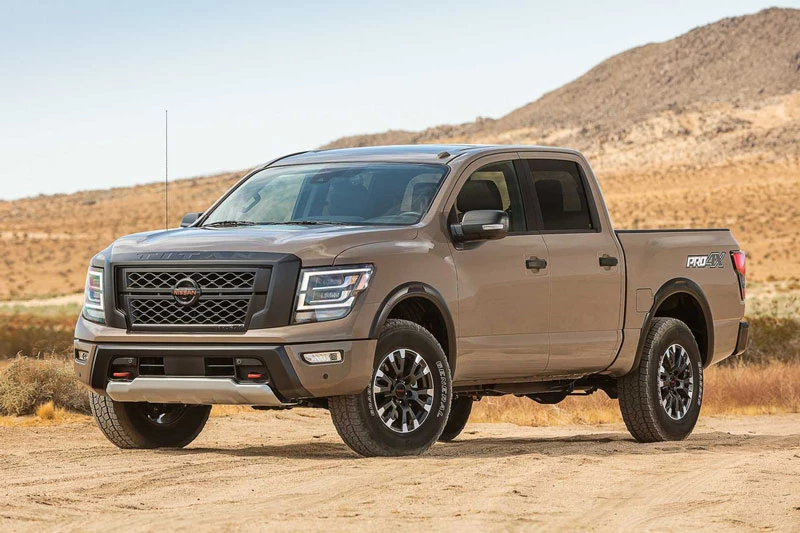 7. Nissan Titan 2020 (giá khởi điểm: 36.190 USD, điểm tổng thể: 7,4/10).