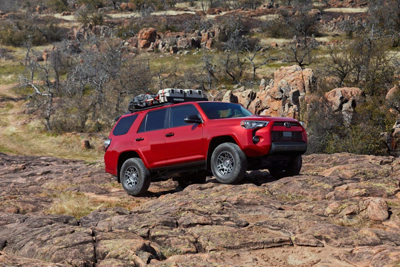 7. Toyota 4Runner 2020 (giá khởi điểm: 36.120 USD).