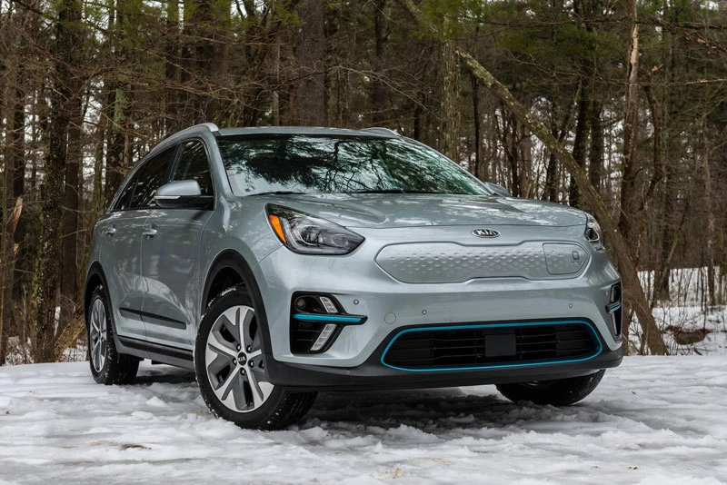 8. Kia Niro EV 2020 (giá khởi điểm: 39.090 USD).