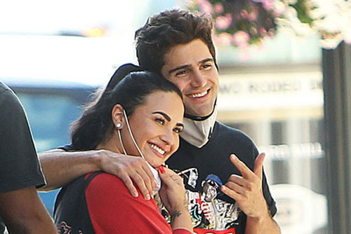 Demi Lovato không muốn liên lạc với hôn phu cũ