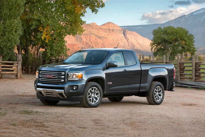 9. GMC Canyon 2020 (giá khởi điểm: 26.400 USD, điểm tổng thể: 7,2/10).