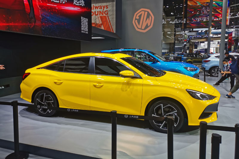 Xe sedan động cơ tăng áp, thiết kế đẹp mê ly, cạnh tranh với Mazda3, Kia Cerato