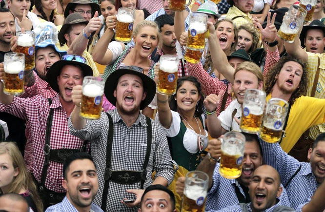 Lễ hội bia Oktoberfest.