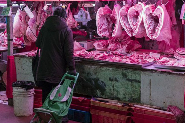 Tặng thịt lợn làm quà thay bánh trung thu