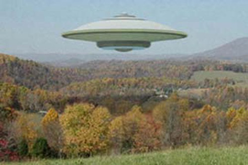 Phát hiện một đĩa bay khổng lồ trên vùng trời Anh