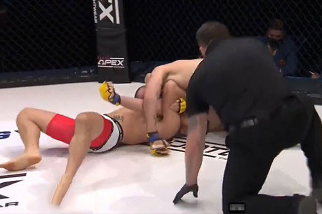 Chiêm ngưỡng đòn ‘siết cổ trăn Nam Mỹ’ khiến võ sĩ Pháp bất tỉnh