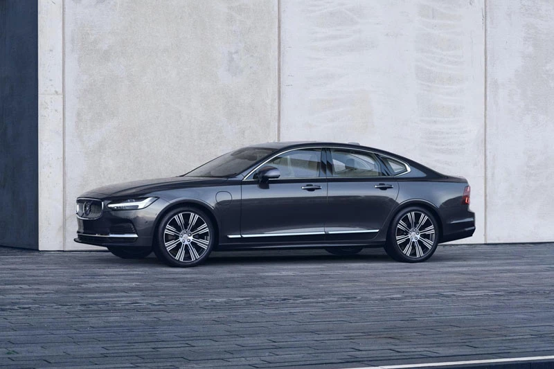 1. Volvo S90 2020 (giá khởi điểm: 50,550 USD).