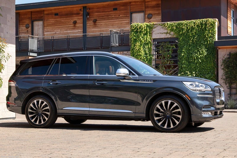 5. Lincoln Aviator 2020 (giá khởi điểm: 51.100 USD).