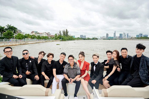 Loạt sao Việt gây 'choáng' vì độ chịu chơi khi mở tiệc trên du thuyền sang trọng