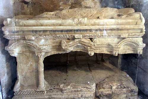 Bí ẩn hầm mộ được cho là của ông già Noel Santa Claus