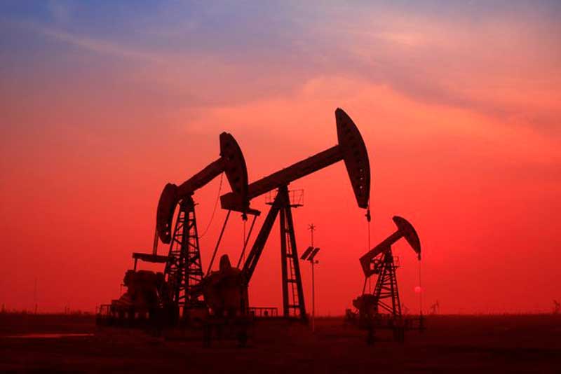 Giá xăng, dầu (2/10): Nguồn cung dồi dào kéo giá dầu giảm mạnh