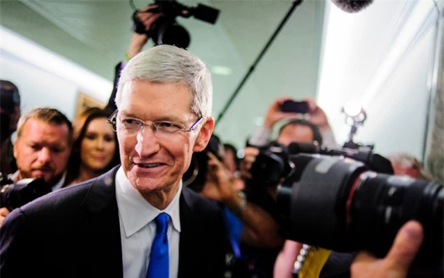 CEO Tim Cook được thưởng khủng - Ảnh 2.