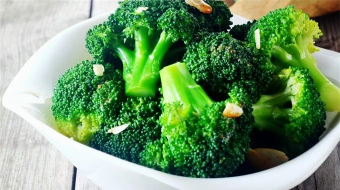 Bông cải xanh nên chần trước khi nấu để loại bỏ độc tố