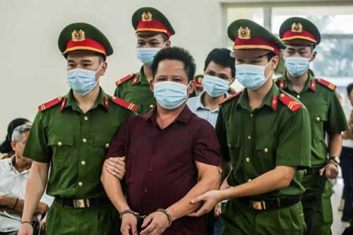 12 tháng tù giam cho chủ quán nướng bắt khách quỳ xin lỗi ở Bắc Ninh