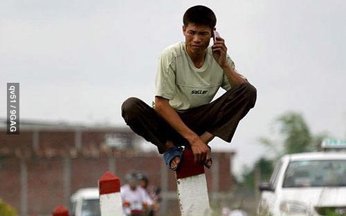 Cười nghiêng ngả với những hình ảnh hài hước có 1-0-2 ở Việt Nam