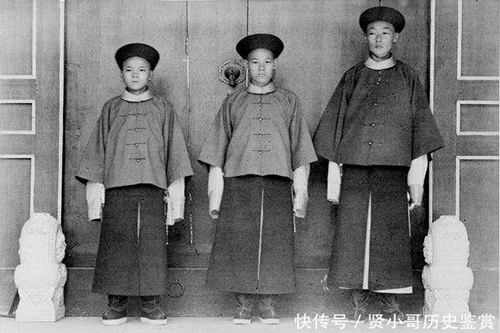 Thái giám thời nhà Thanh đều được phát tiền lương khá cao, nhưng nếu chẳng may bị đuổi liền lâm vào cảnh ăn xin chết đói