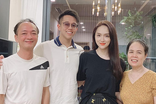 Matt Liu ra mắt gia đình Hương Giang