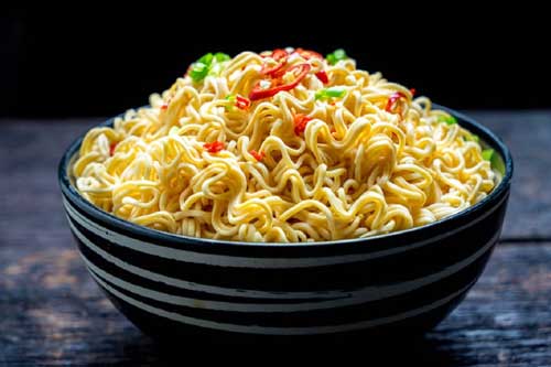 6 tác hại khủng khiếp khi ăn mì tôm, nếu biết rõ bạn sẽ không dám ăn nhiều