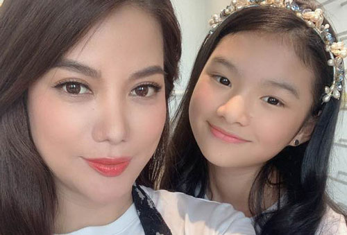 Con gái Trương Ngọc Ánh xinh đẹp như thiếu nữ