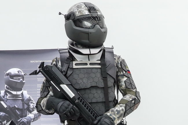 Mỹ đánh giá "khung xương" trợ lực của binh sĩ Nga