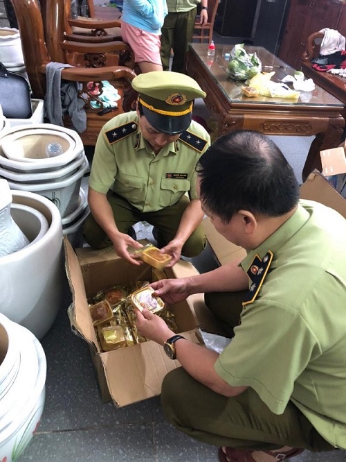 Lạng Sơn: Phát hiện và thu giữ gần 300 chiếc bánh trung thu nhập lậu được rao bán trên mạng xã hội