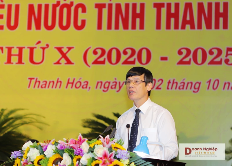 Ông Nguyễn Đình Xứng Chủ tịch UBND, Chủ tịch Hội đồng TĐ-KT tỉnh Thanh Hóa phát biểu khai mạc đại hội.