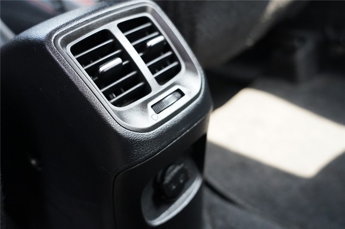 Danh gia Hyundai Grand i10 2020 anh 11