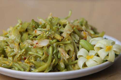 Lạ đời thứ hoa hái để bỏ đi từ loài cây ăn quả, lên món ăn lại thành thứ "gây nghiện"