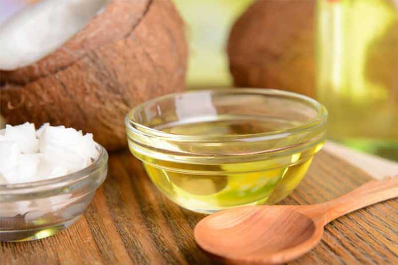 Quên cách truyền thống đi, đây mới là mẹo nấu dầu dừa chỉ 5 phút là xong