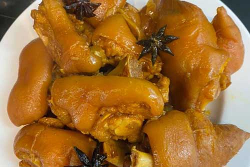 Không phải luộc, cũng chẳng nấu giả cầy, chân giò heo làm theo cách này cơm cả nồi cũng "đánh bay"