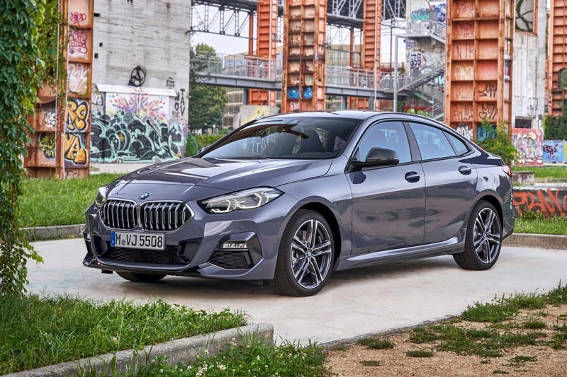 3. BMW 2 Series 2020 (giá khởi điểm: 35.300 USD, điểm tổng thể: 8,7/10).