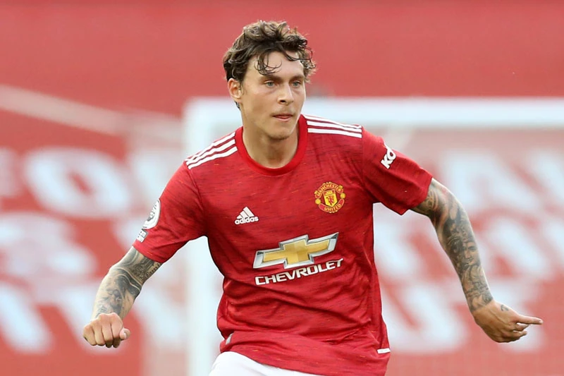 Trung vệ: Victor Lindelof.