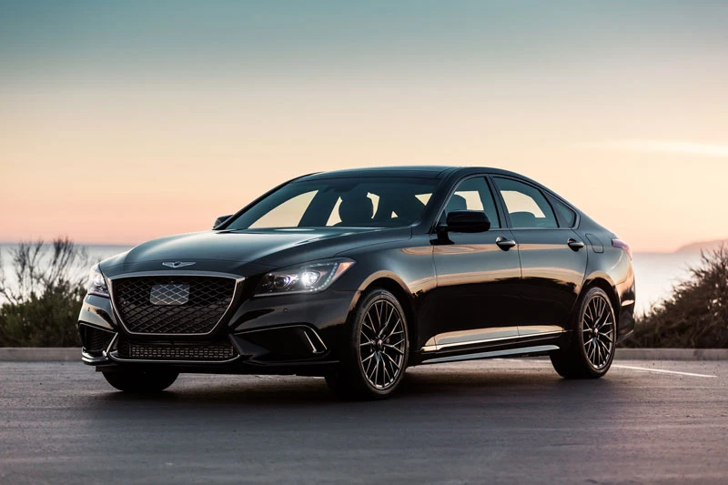 4. Genesis G80 2020 (giá khởi điểm: 42.550 USD, điểm tổng thể: 8,6/10).