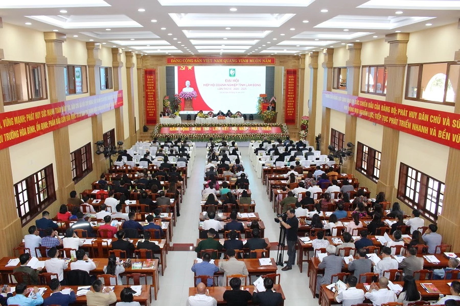 Toàn cảnh đại hội Hiệp hội Doanh nghiệp tỉnh Lâm Đồng nhiệm kỳ III (2020-2025)
