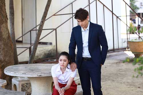 Thấy vợ cũ đang chăm người mới trong viện, tôi hả hê đến khích bác nhưng khi ra về lại dặn lòng phải giành lại cô ấy bằng được