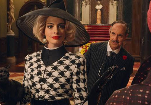 Anne Hathaway đẹp ma mị trong phim mới