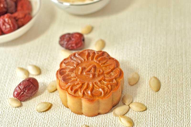 Bánh Trung thu bán ế sẽ được dùng để làm gì?