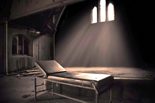 Ám ảnh trước khung cảnh bệnh viện tâm thần bị bỏ hoang