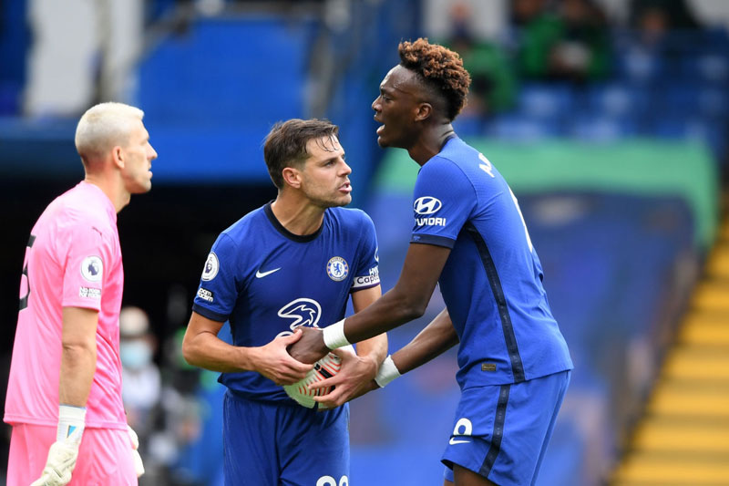 Sao trẻ tranh đá phạt đền, HLV Lampard nói gì?