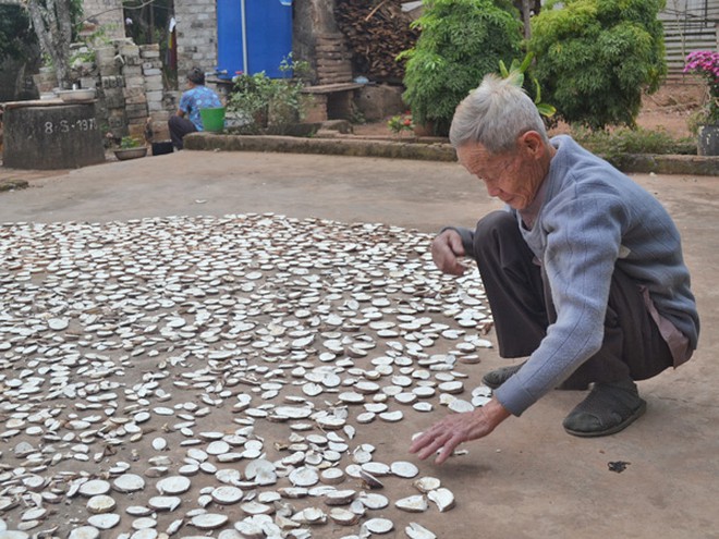 Chuyện lạ: Một cụ ông chỉ ăn mì tôm suốt 30 năm 